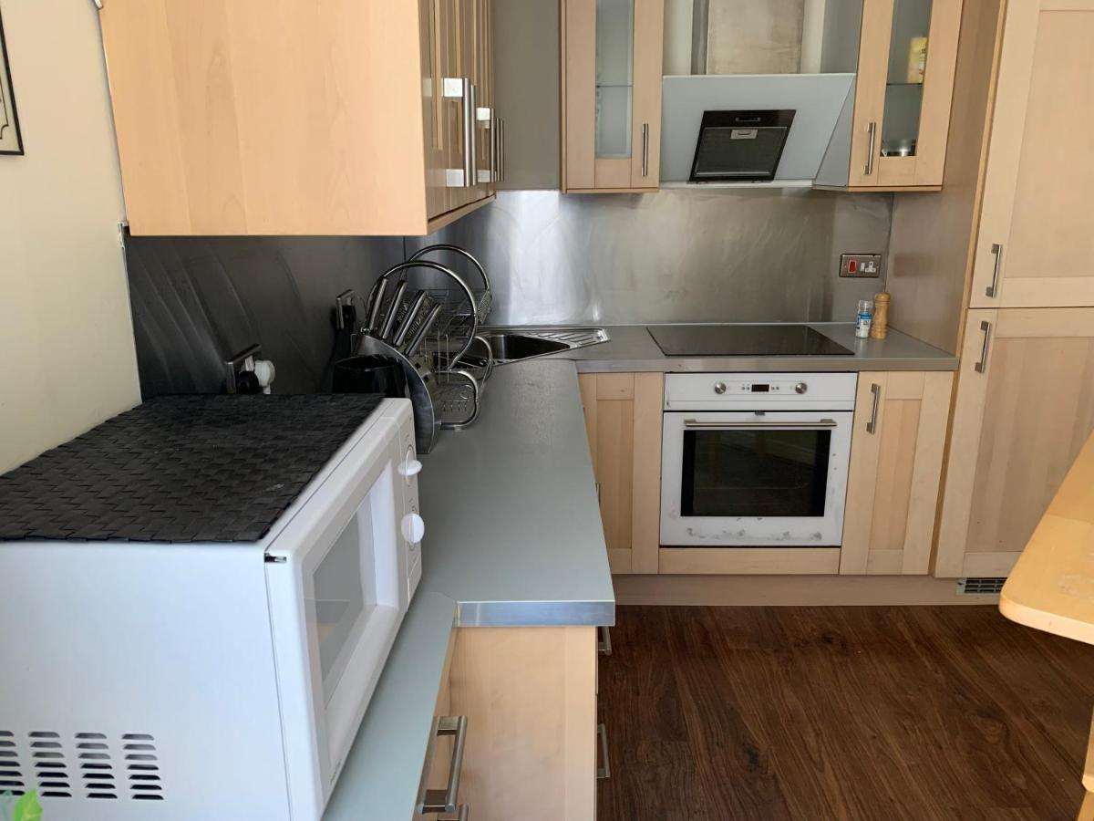 1 Bedroom Central Flat With Parking Space 爱丁堡 外观 照片
