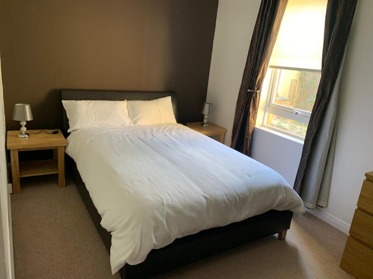 1 Bedroom Central Flat With Parking Space 爱丁堡 外观 照片